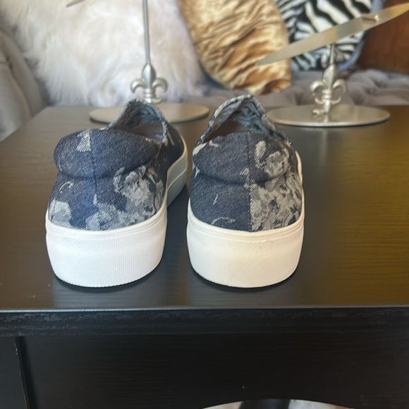 J Slides NYC Women's 8.5 Slip On Denim Casual floral print denim. - Picture 12 of 13